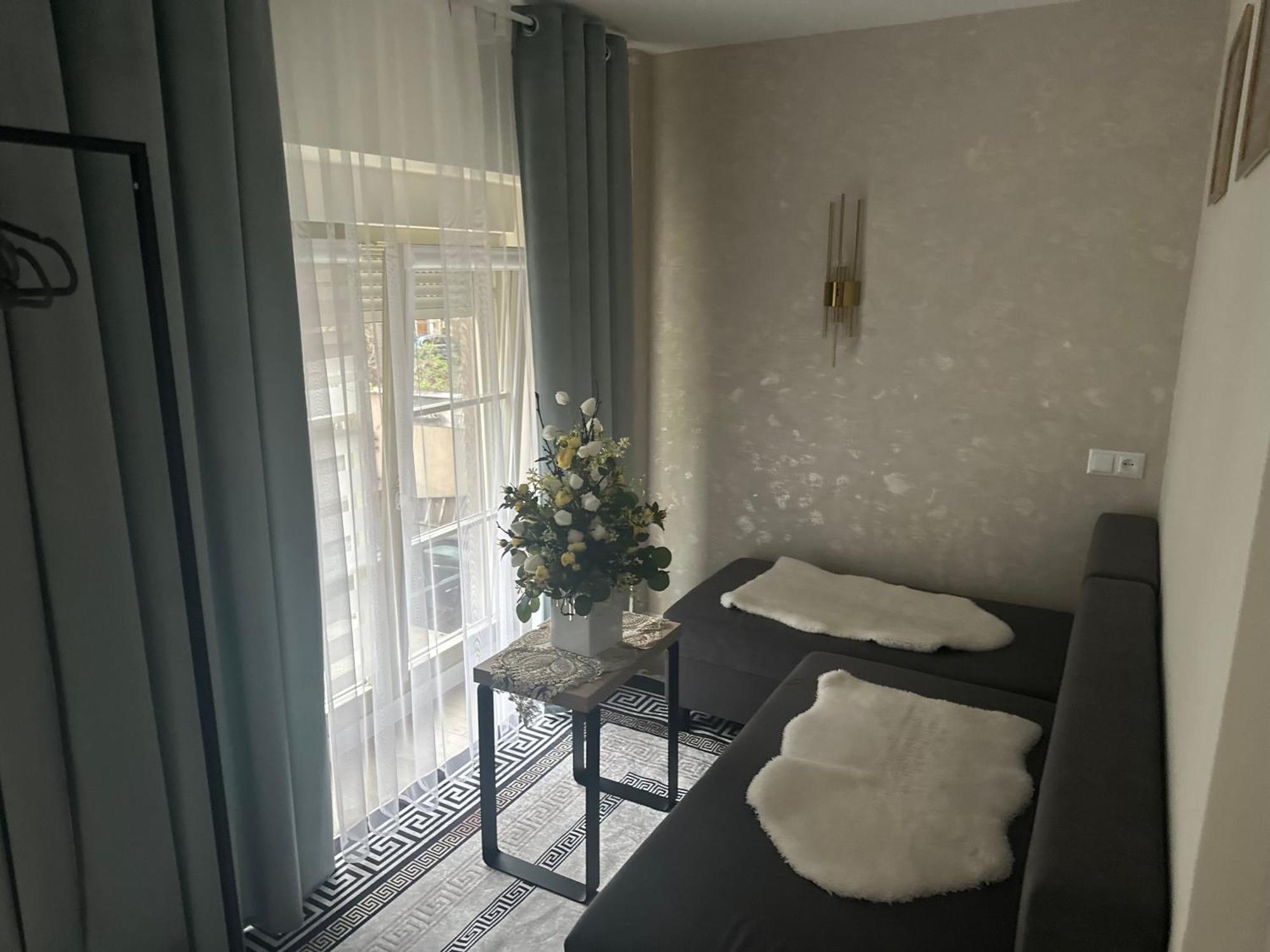 Blisko Neptuna Gdansk Bagian luar foto